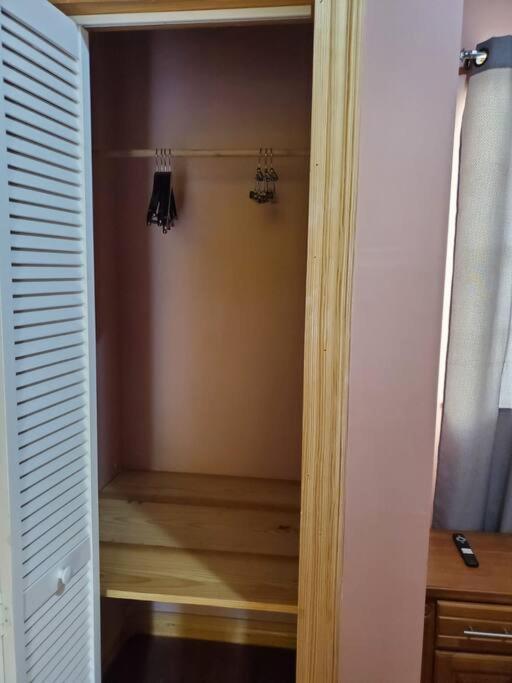 Upstairs 2 Bedroom Avalon Regia Apartment Джорджтаун Екстер'єр фото